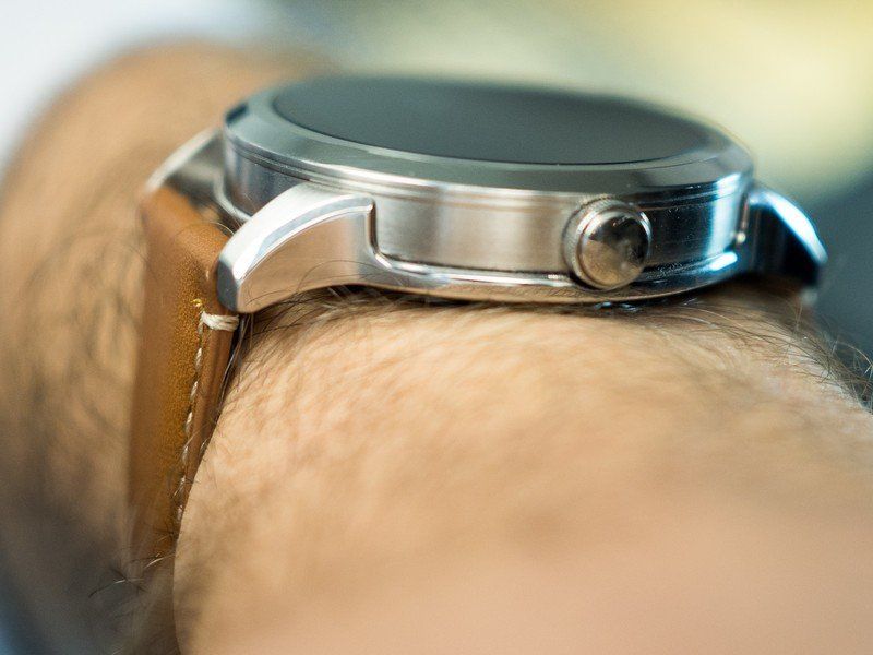 Fossil Q Founder in leather
