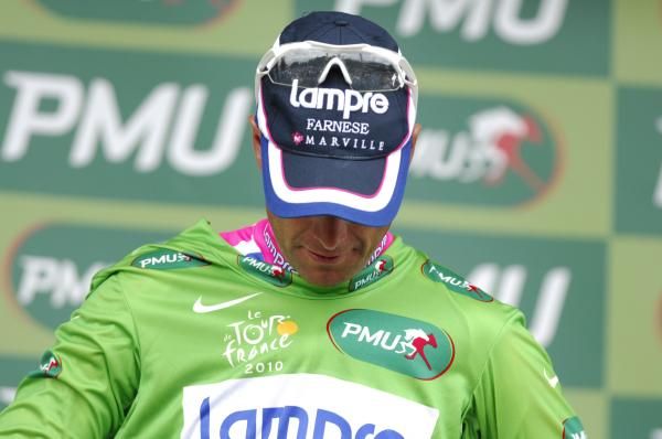 Alessandro Petacchi (Lampre-Farnese Vini) is in pole position to take green to Paris