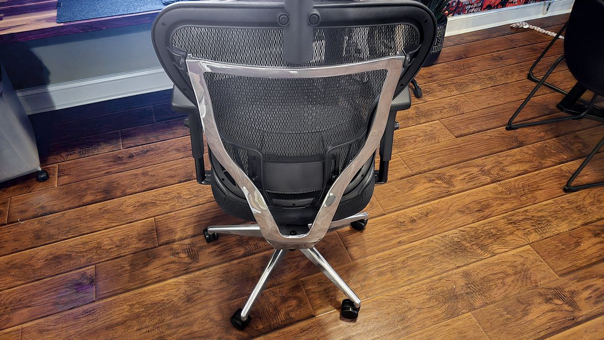 The Oak Hollow Aloria's backrest seen from behind showing off its backrest frame