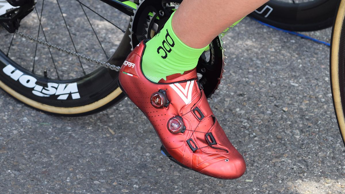 Hugh Carthy wears Vittoria Velar shoes