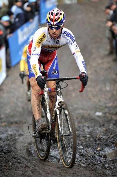 Zdenek &Scaron;tybar (Telenet Fidea Cycling Team) hits the thick stuff as Kevin Pauwels arrives behind