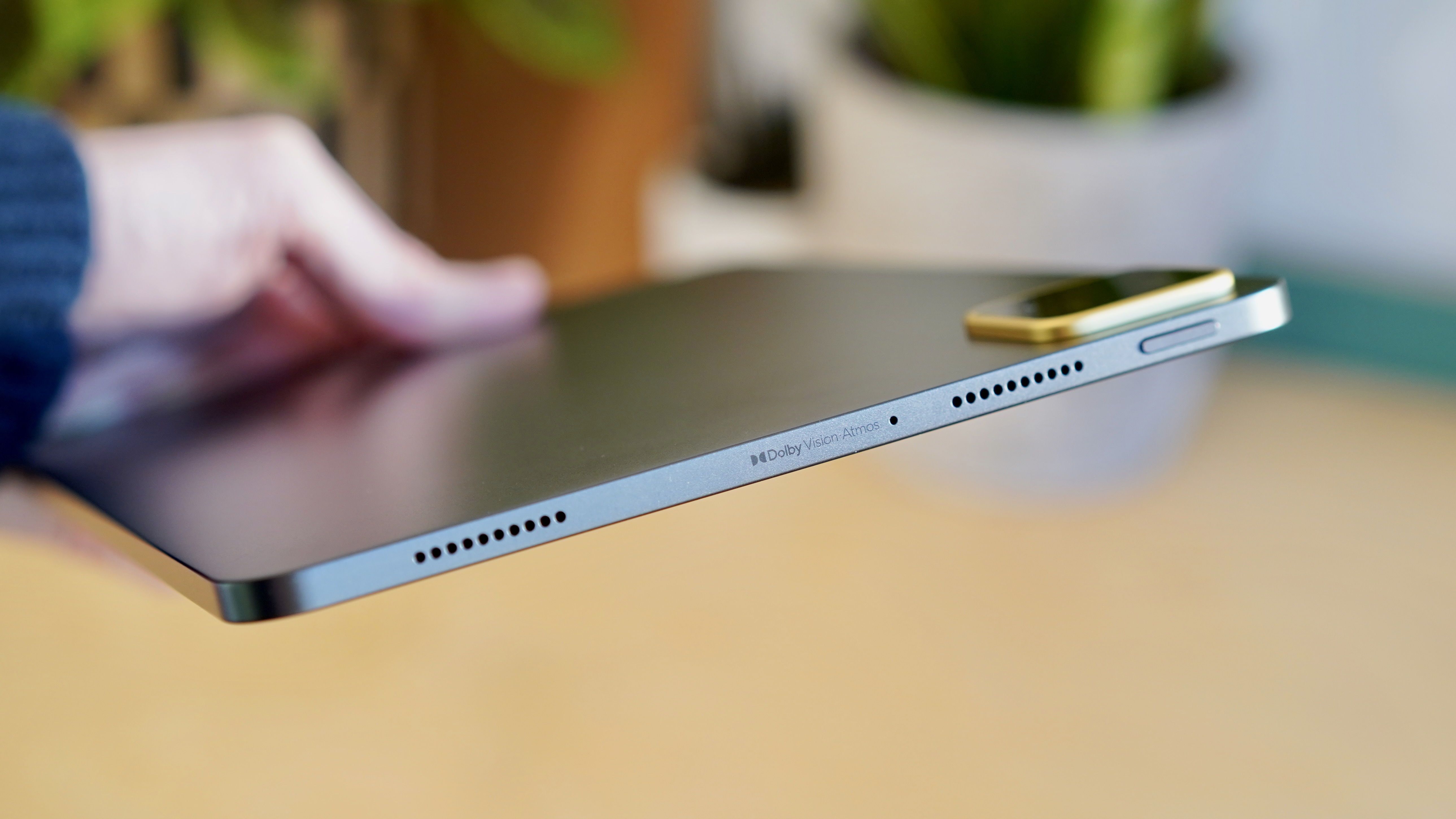 Review images of the Poco Pad X1