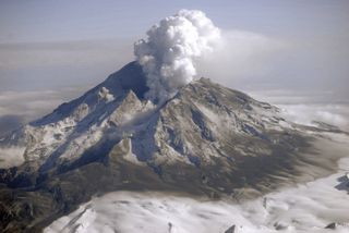 The 2009 eruption of Alaska&#039;s Redoubt volcano.