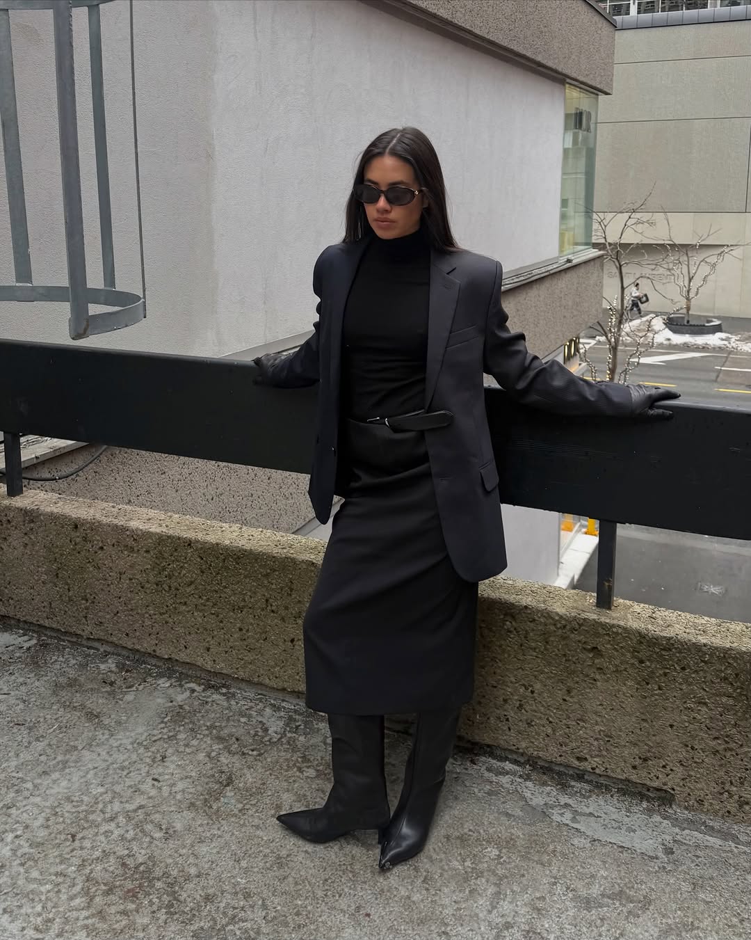 woman wearing belt outfit 2026