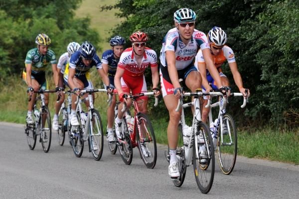A split in the peloton.