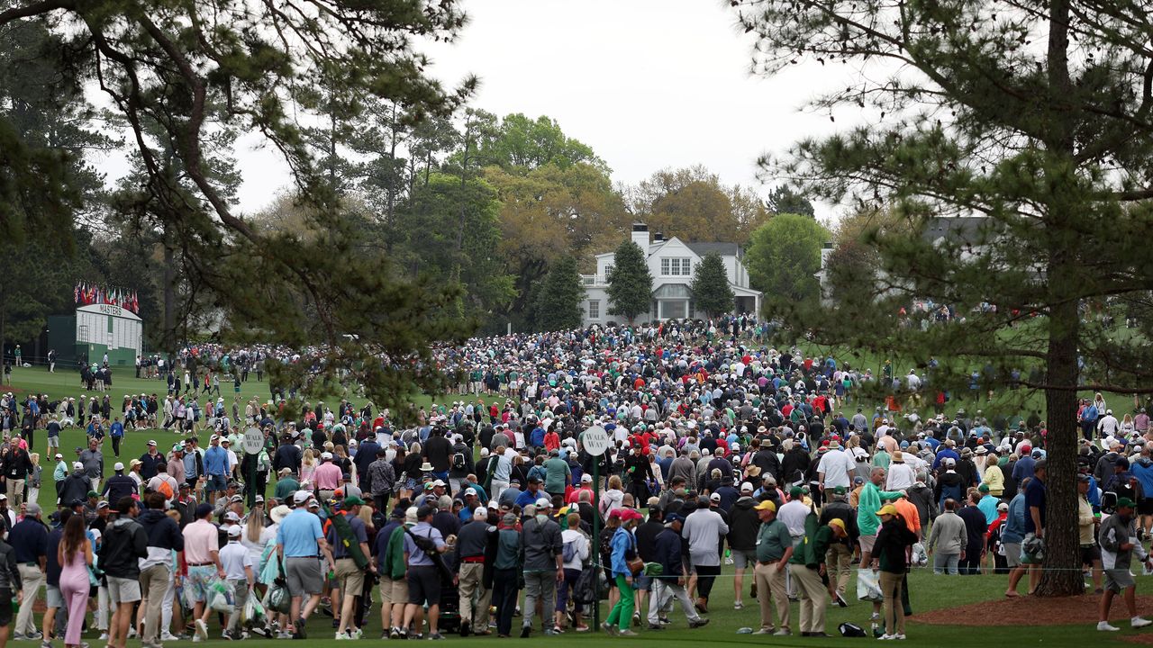 Augusta National fans walk off the premises 