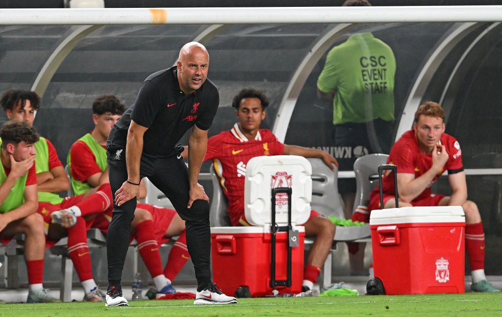 PHILADELPHIA, PENNSYLVANIA - JULY 31:(THE SUN OUT, THE SUN ON SUNDAY OUT) Arne Slot Head Coach of Liverpool during the pre season friendly match between Arsenal FC and Liverpool FC at Lincoln Financial Field on July 31, 2024 in Philadelphia, Pennsylvania. (Photo by John Powell/Liverpool FC via Getty Images)