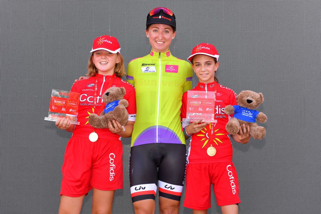 Leah Kirchmann (Sunweb) in the leader's jersey