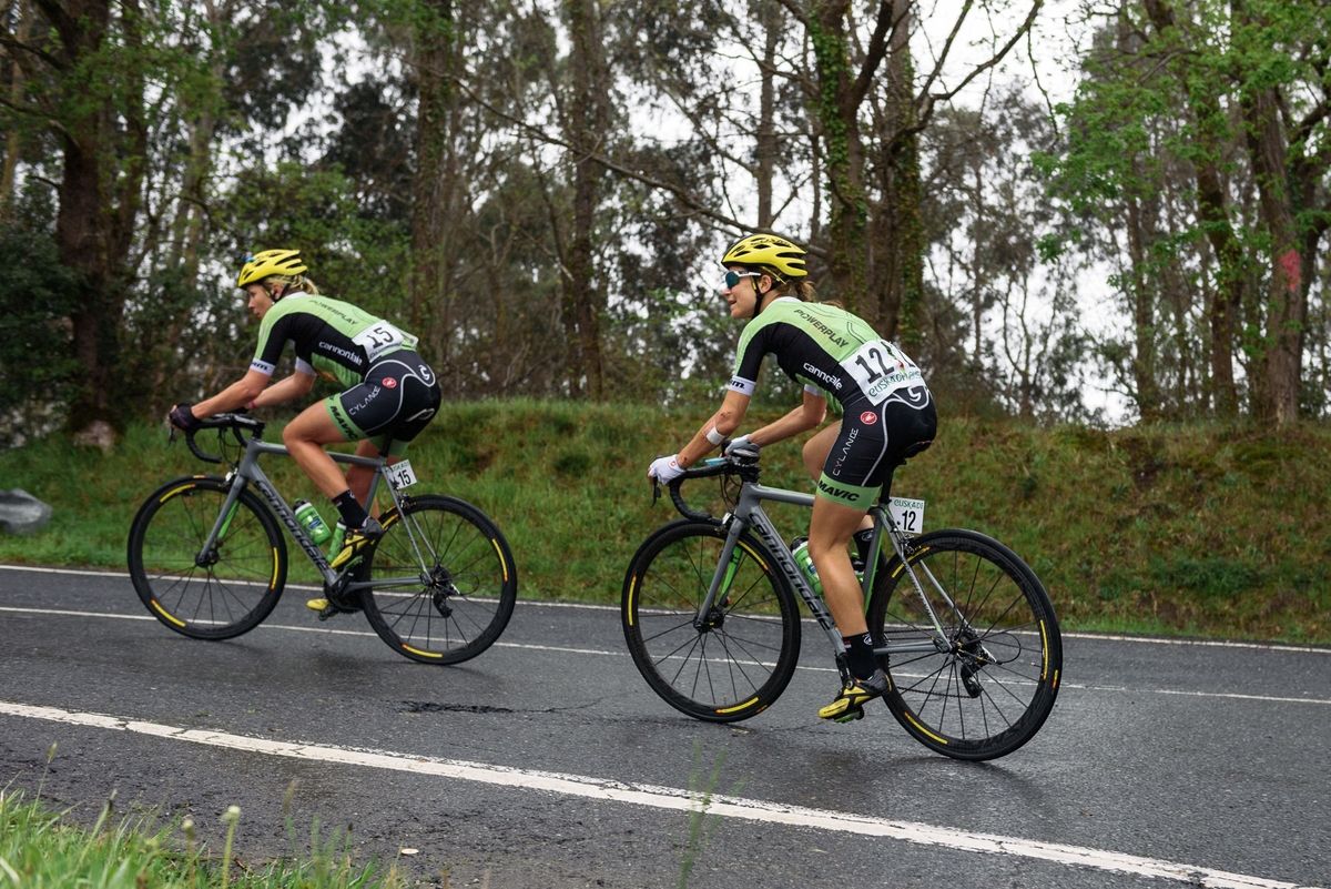 Despite a heavy crash on stage three, Kristabel Doebel-Hickok is still racing - Emakumeen Bira 2016 Stage 4
