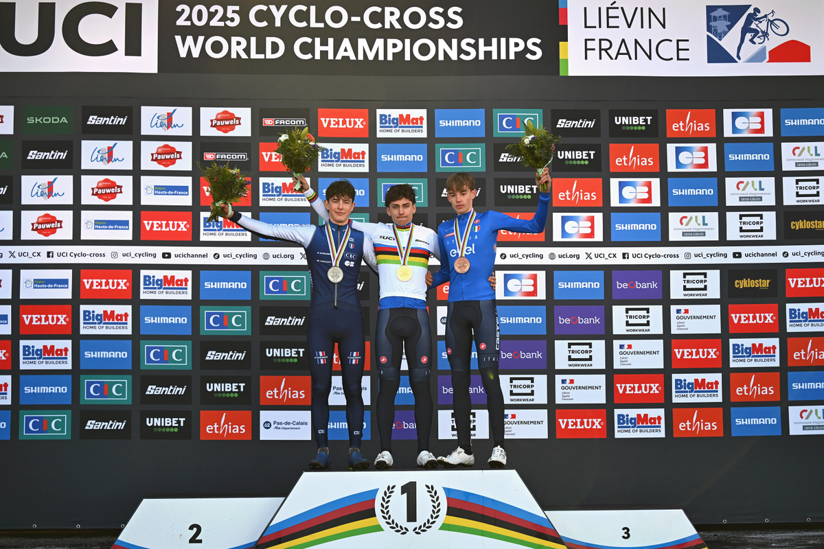 The final podium of the junior men's race