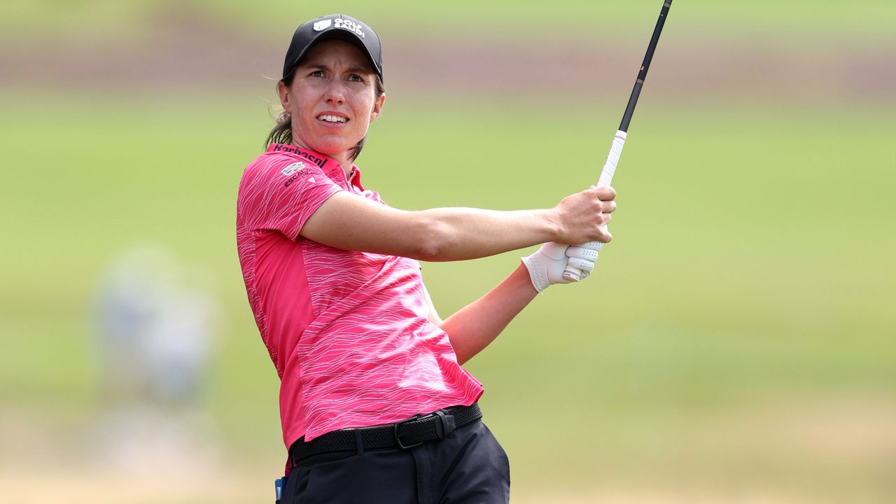 Carlota Ciganda takes a shot at the AIG Women&#039;s Open