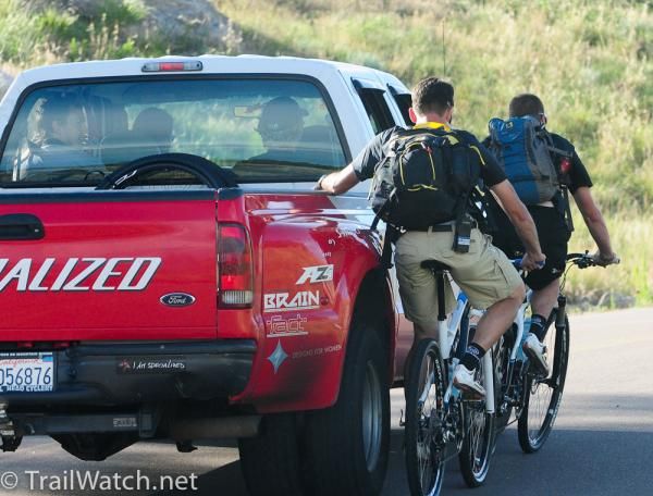 The Specialized Team gives the Subaru-Trek guys a lift up to the feed zone