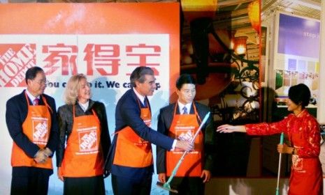 A 2006 event in Beijing announces Home Depot&amp;#039;s expansion to China