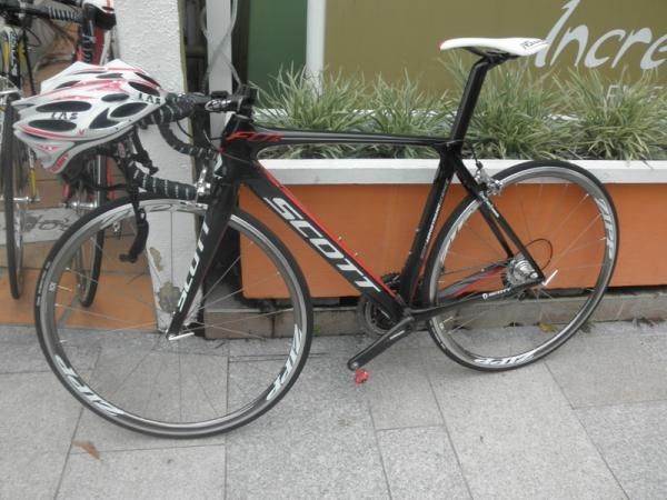 Notice the single piece seat tube