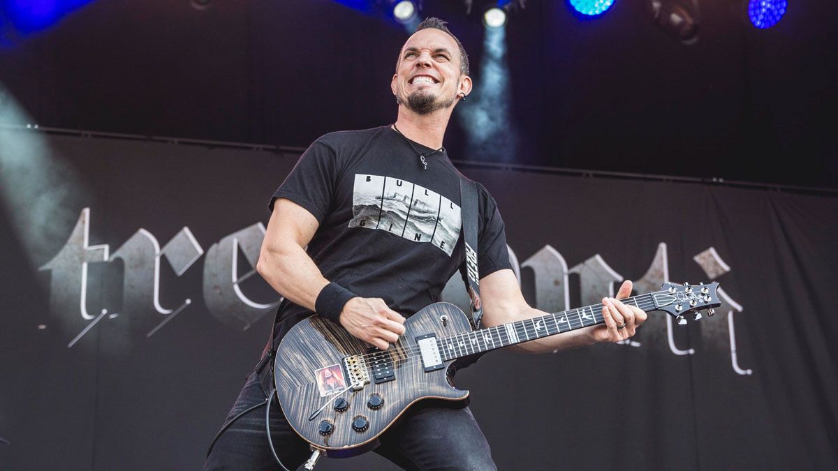 Mark Tremonti performs live