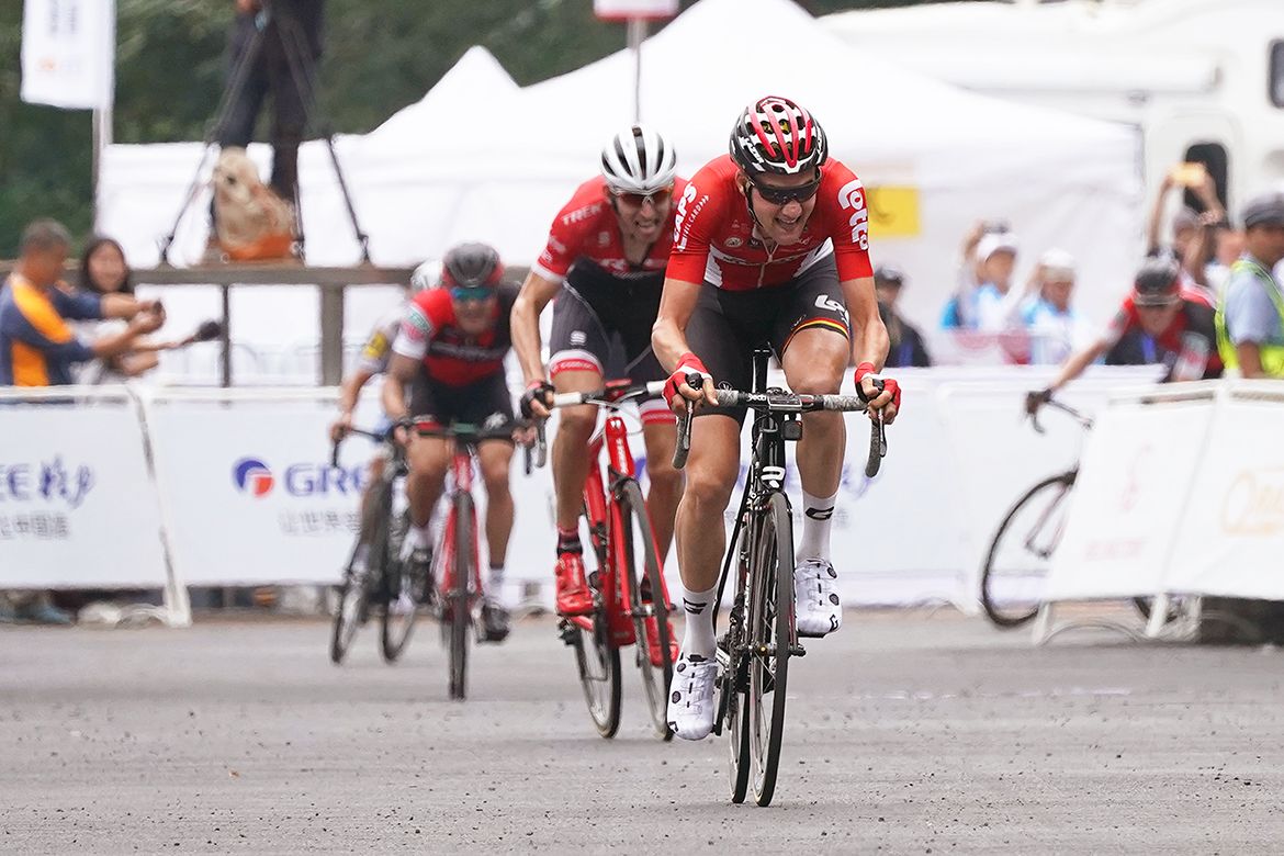 Tim Wellens makes his final burst for the line