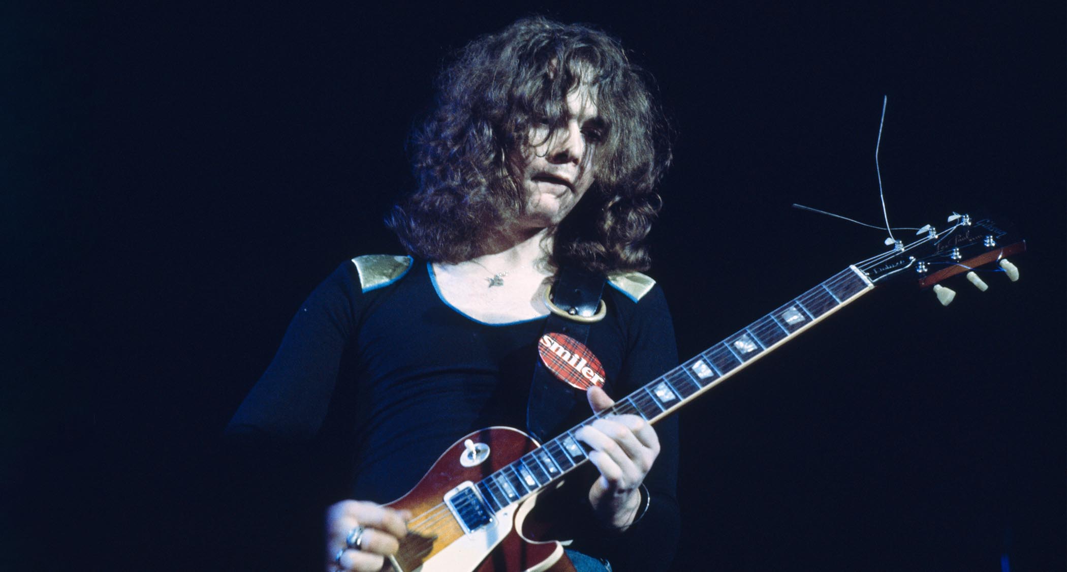 Brian Robertson plays a Les Paul onstage