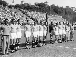 Italy's players line up before the 1934 World Cup final against Czechoslovakia.