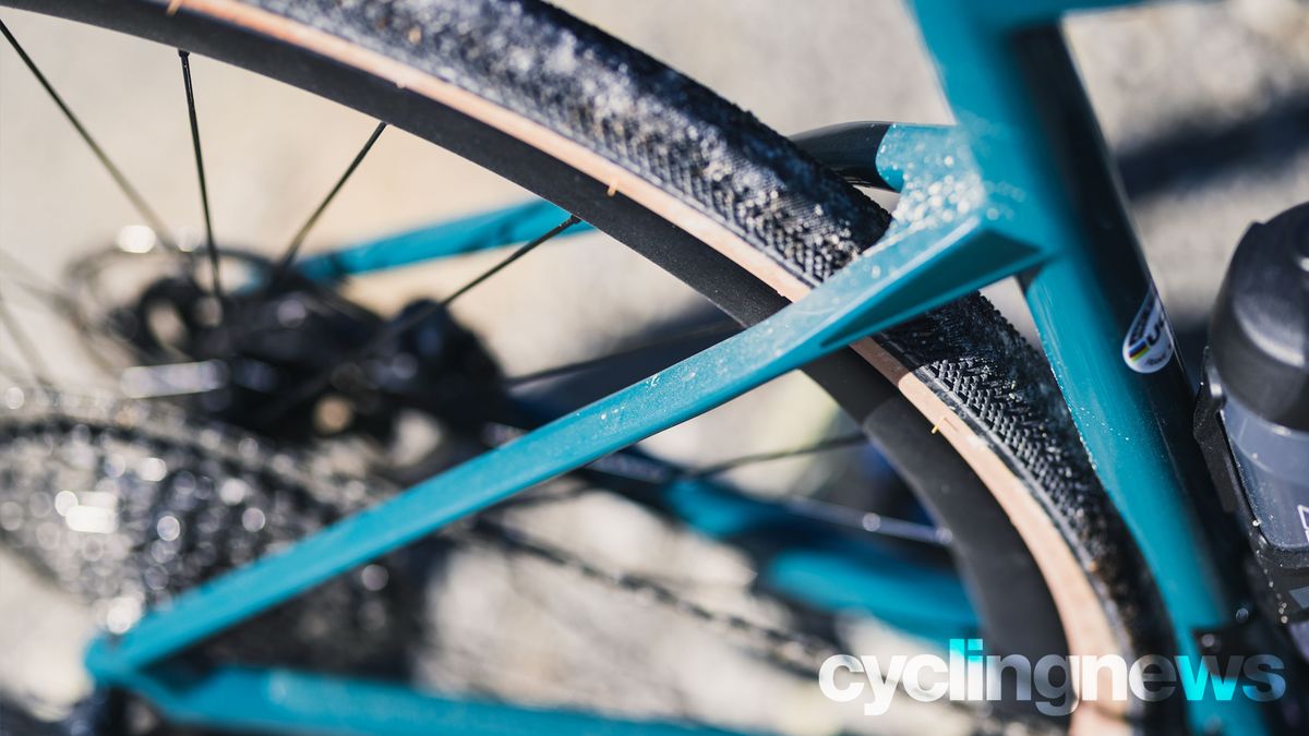 BMC Roadmachine X One 2022 - first ride review