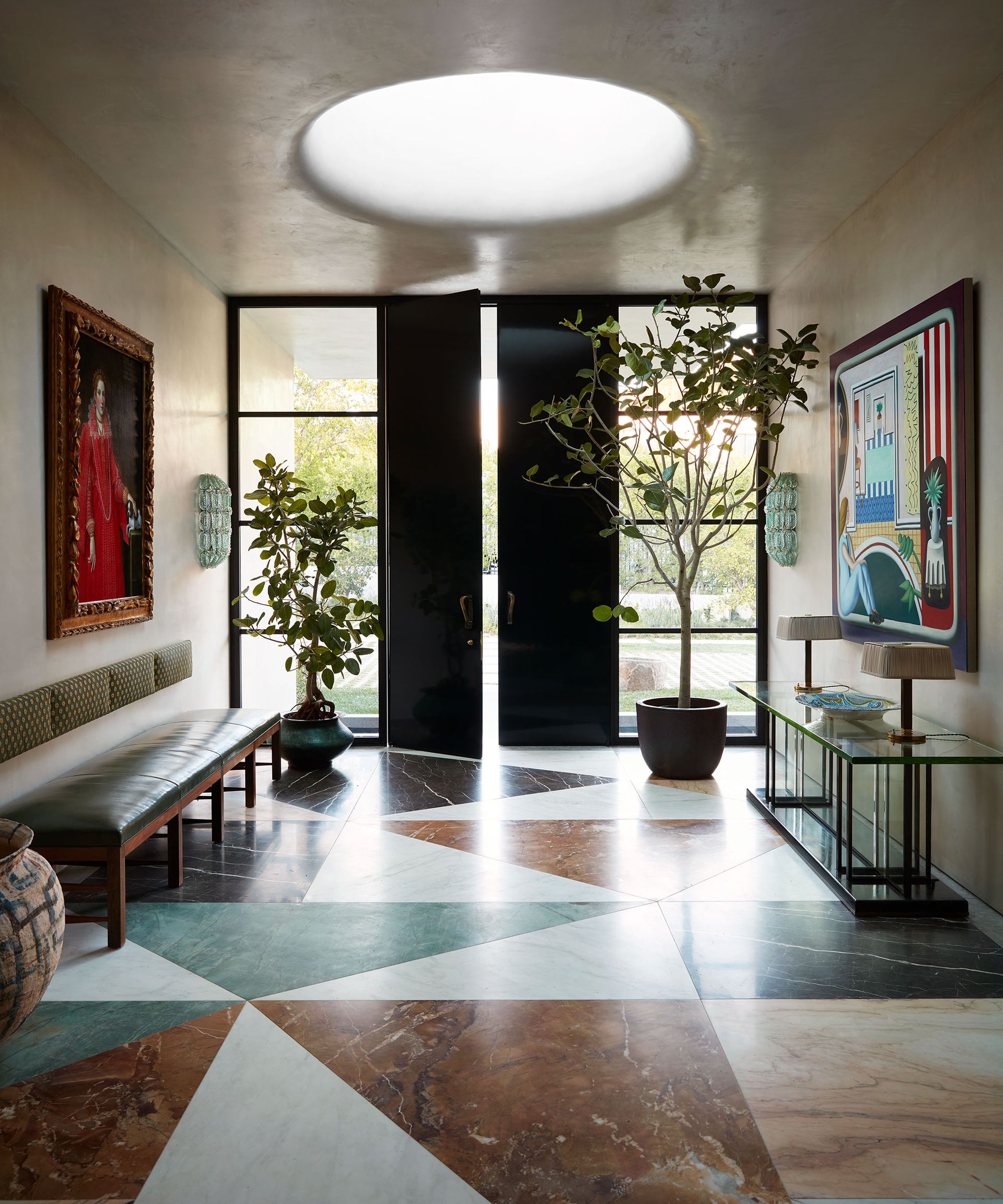 7 things people with nice-smelling entryways always do