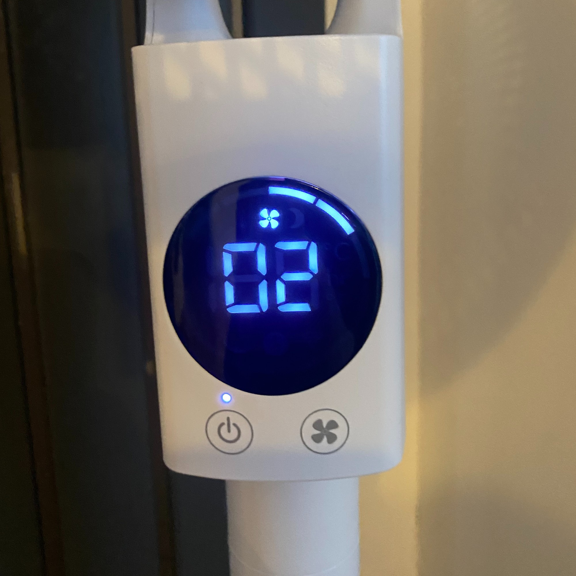 Display of the Meaco MeacoFan Sefte 10'' pedestal air circulator fan