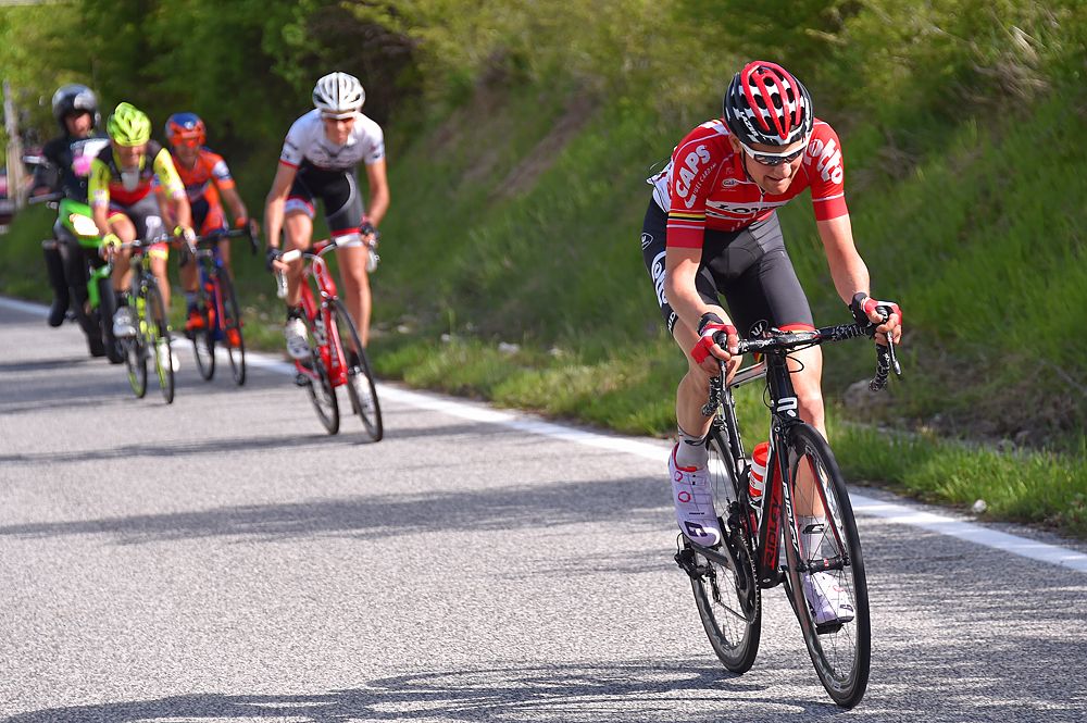 Tim Wellens (Lotto Soudal) leaves his breakaway companions behind