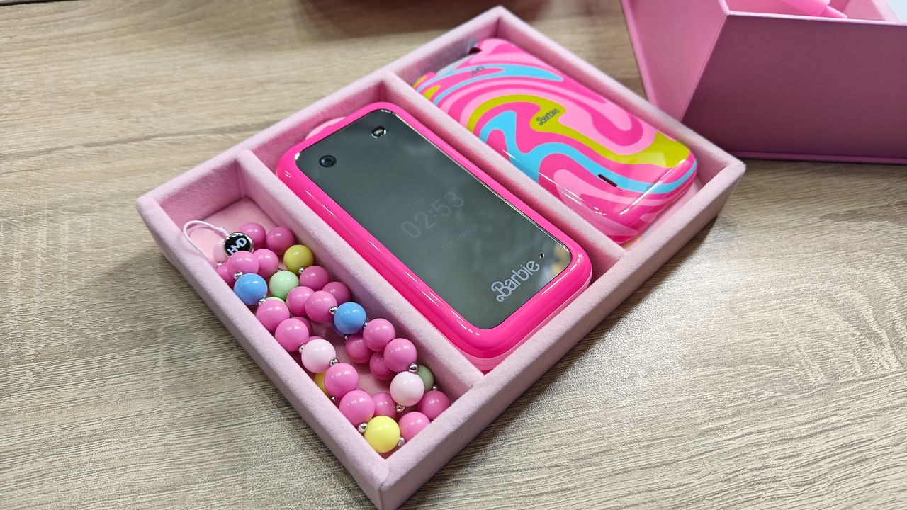 HMD Barbie Phone