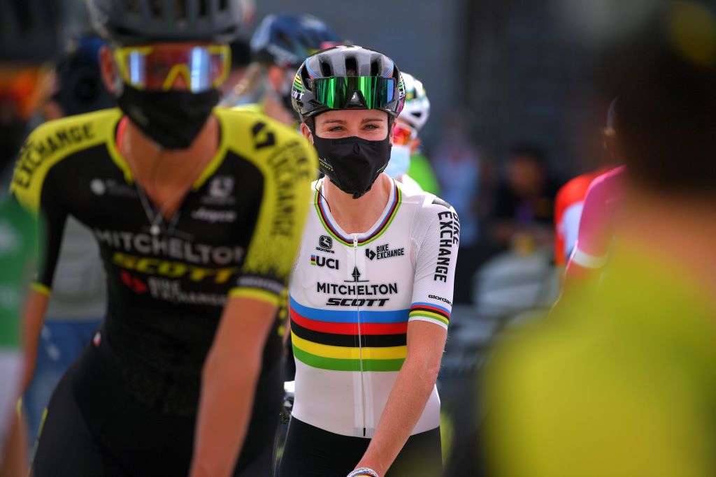 ARCIDOSSO ITALY SEPTEMBER 12 Start Annemiek Van Vleuten of The Netherlands and Team Mitchelton Scott during the 31st Giro dItalia Internazionale Femminile 2020 Stage 2 a 1248km stage from Civitella Paganico to Arcidosso GiroRosaIccrea GiroRosa on September 12 2020 in Arcidosso Italy Photo by Luc ClaessenGetty Images