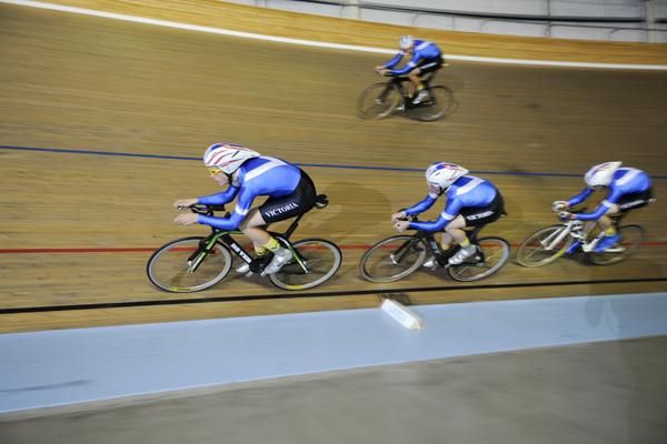 Victoria's under-17 pursuit team had a crack at the national record held by NSW.