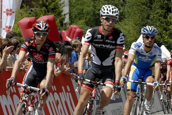 Rui Alberto Faria (Caisse d'Epargne) Marcelo Wyss (Cervelo TestTeam and Lloyd Mondory (AG2R) start stage two.