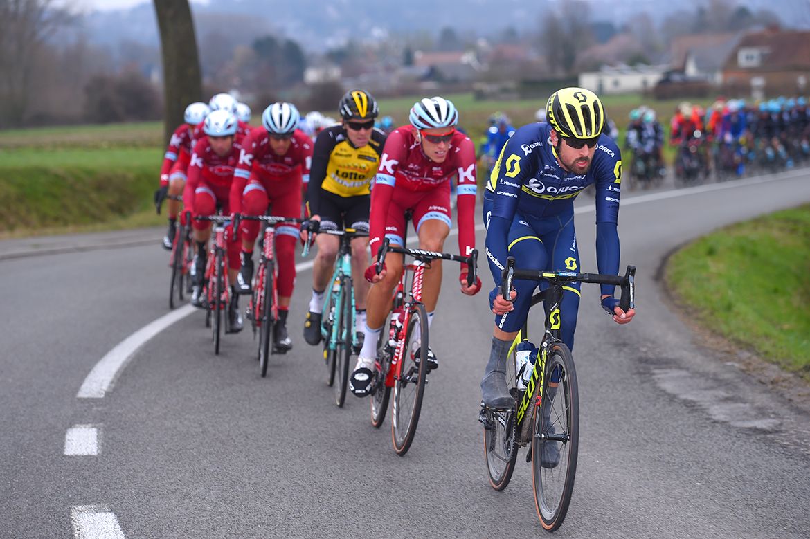 The Kuurne-Brussel-Kuurne peloton lining out