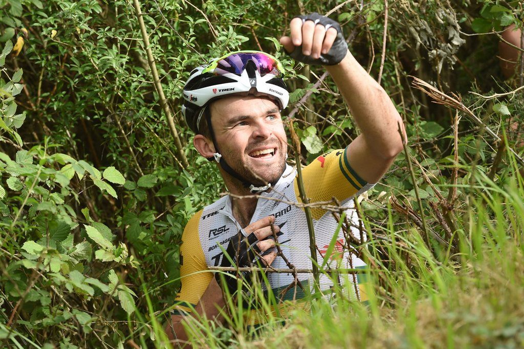 Jack Bobridge finds time to smile after crashing mid-stage