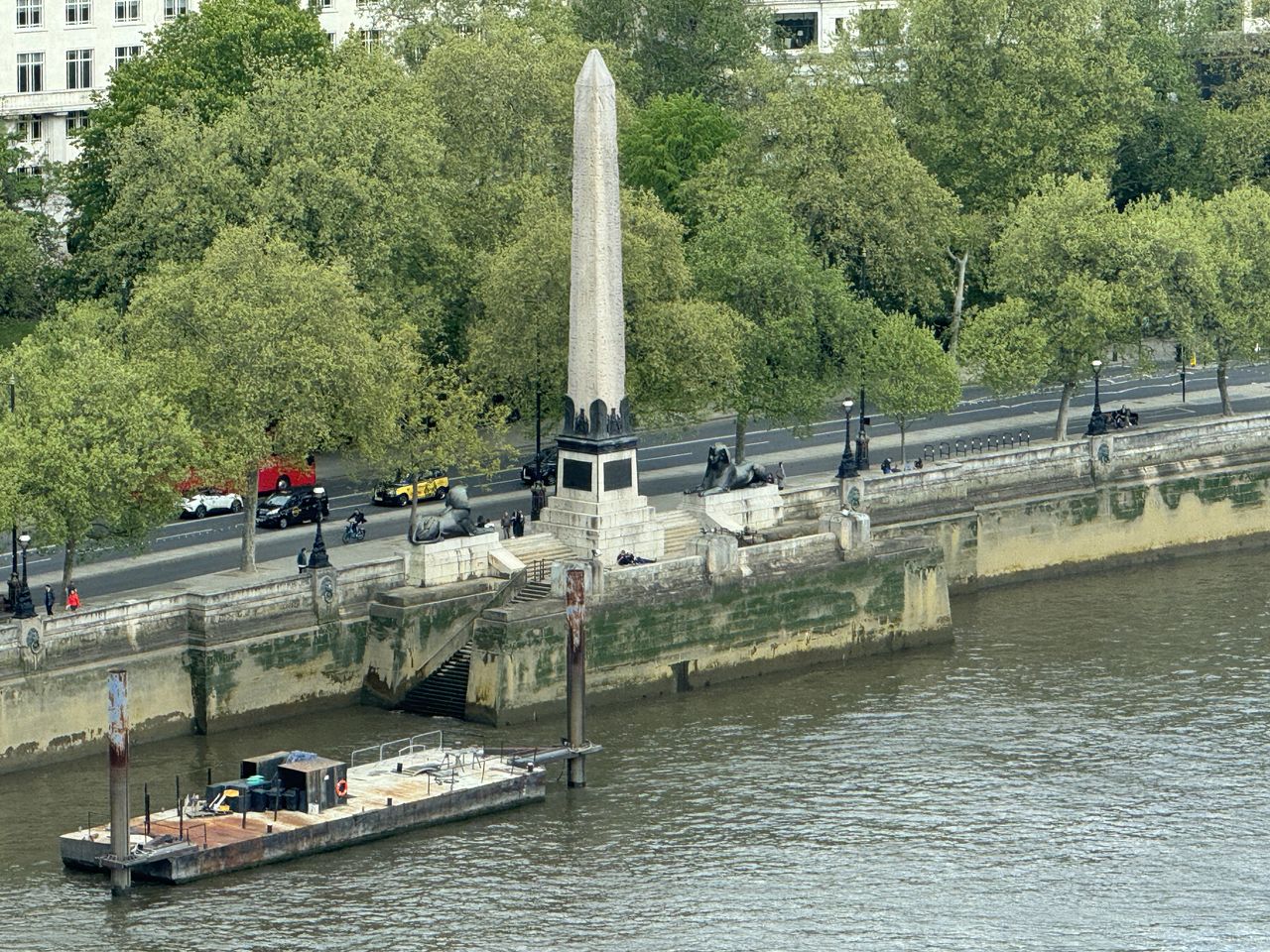 iPhone 15 Pro Max vs. Galaxy S24 Ultra vs. Pixel 8 Pro London Eye photos