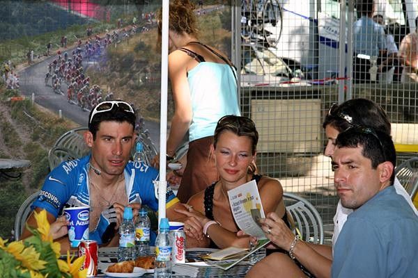 George Hincapie and crew enjoying a bit of downtime before the stage start.