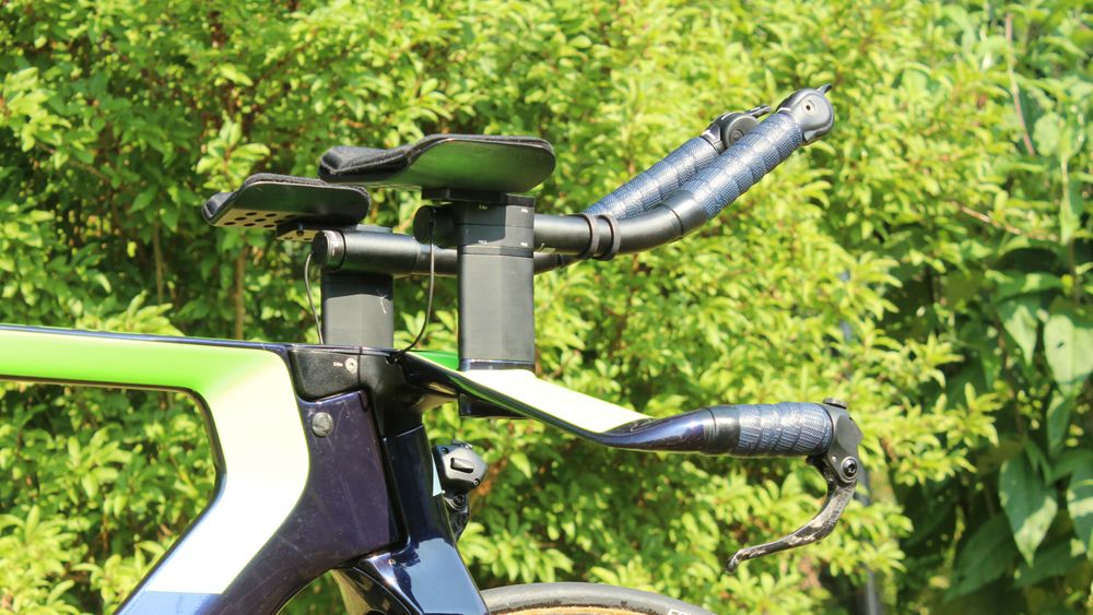Like Di2, Campagnolo EPS uses buttons on the brake levers for shifting, but has electronic levers on the extensions