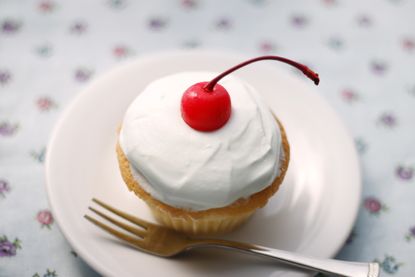 Cherry Bakewell cupcakes