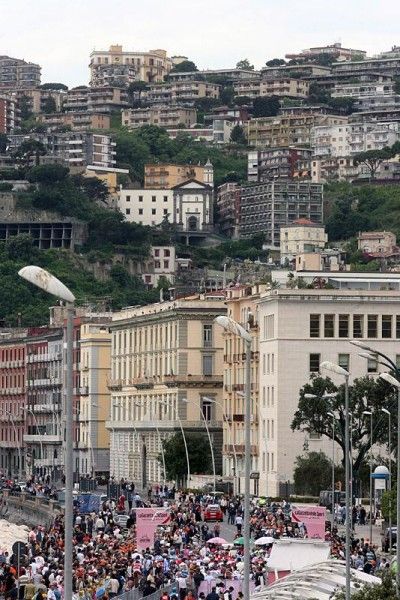 The riders gather on the start line in Napoli.