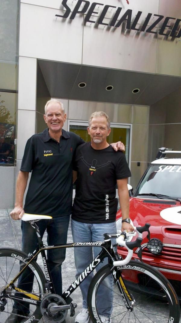 Mike Sinyard and Bob Stapleton pose for a photo out the front of Specialized&rsquo;s headquarters.