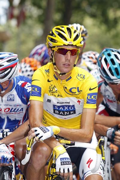 A relaxed Andy Schleck awaits the start of stage 10.