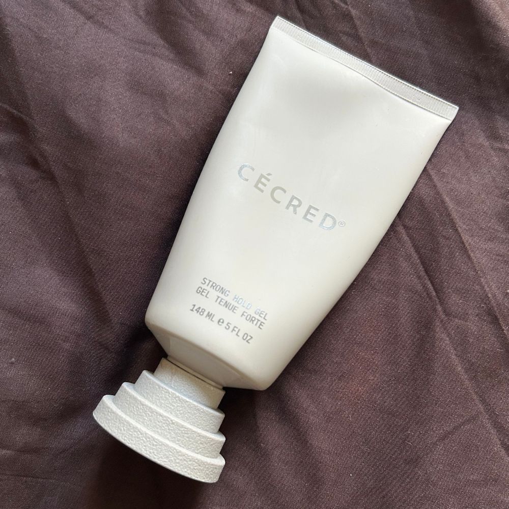 A close-up shot of C&eacute;cred's Strong Hold Gel