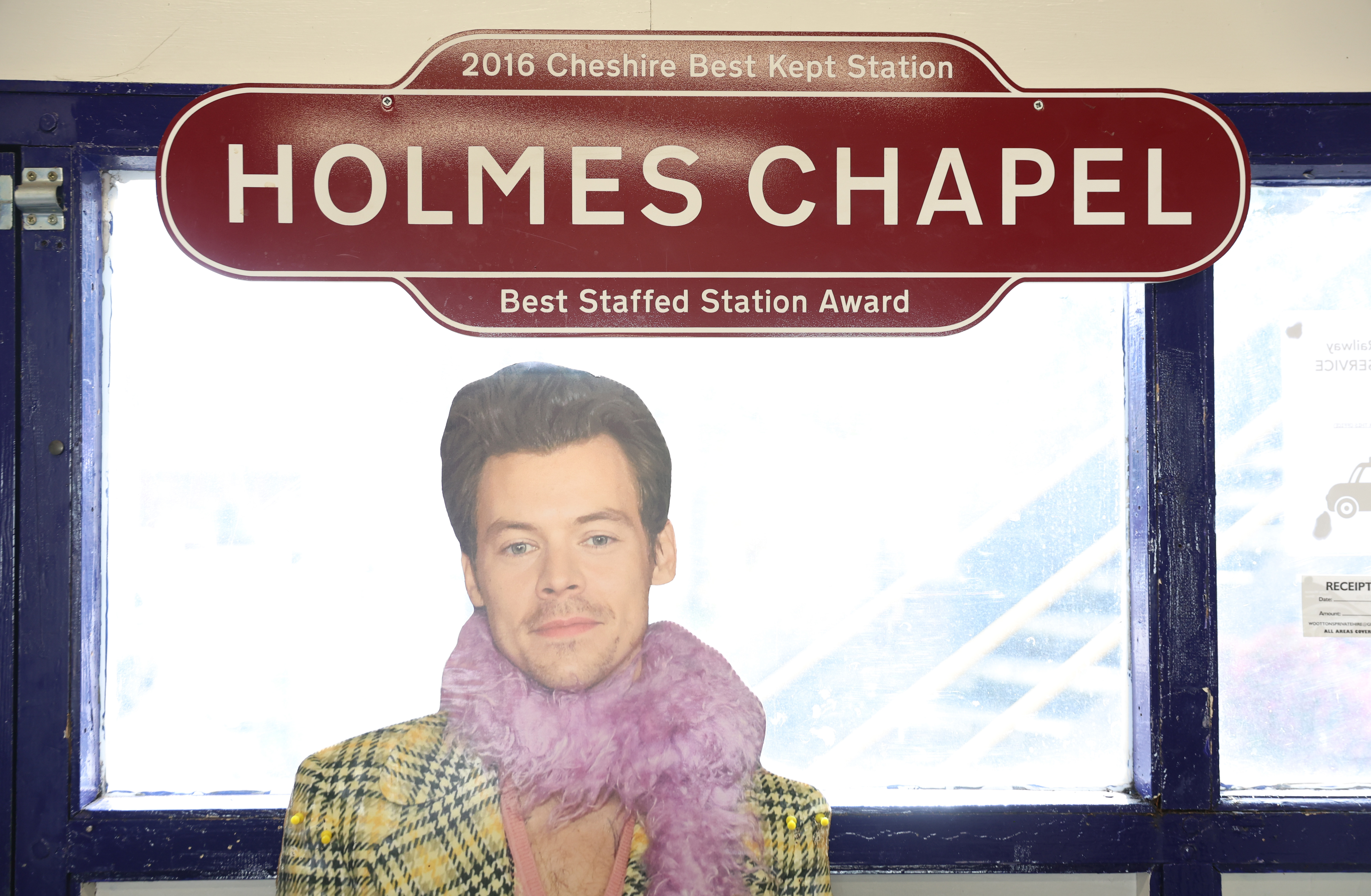 Picture of Harry Styles at Holmes Chapel train station