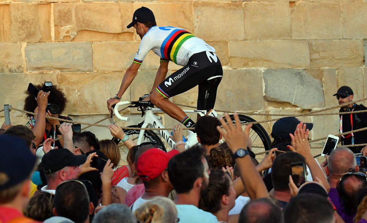 Alejandro Valverde rolls in