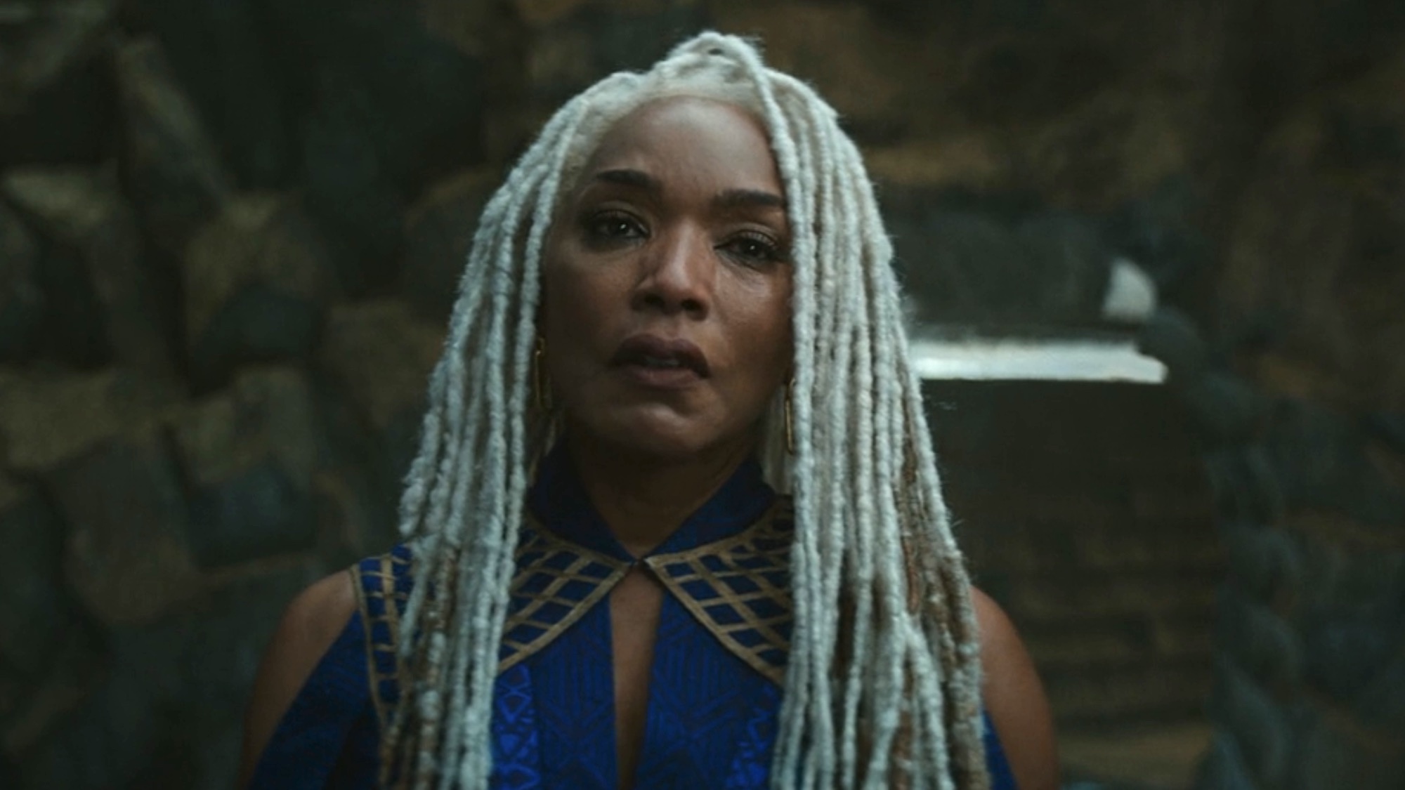 Ramonda crying over T'Challa