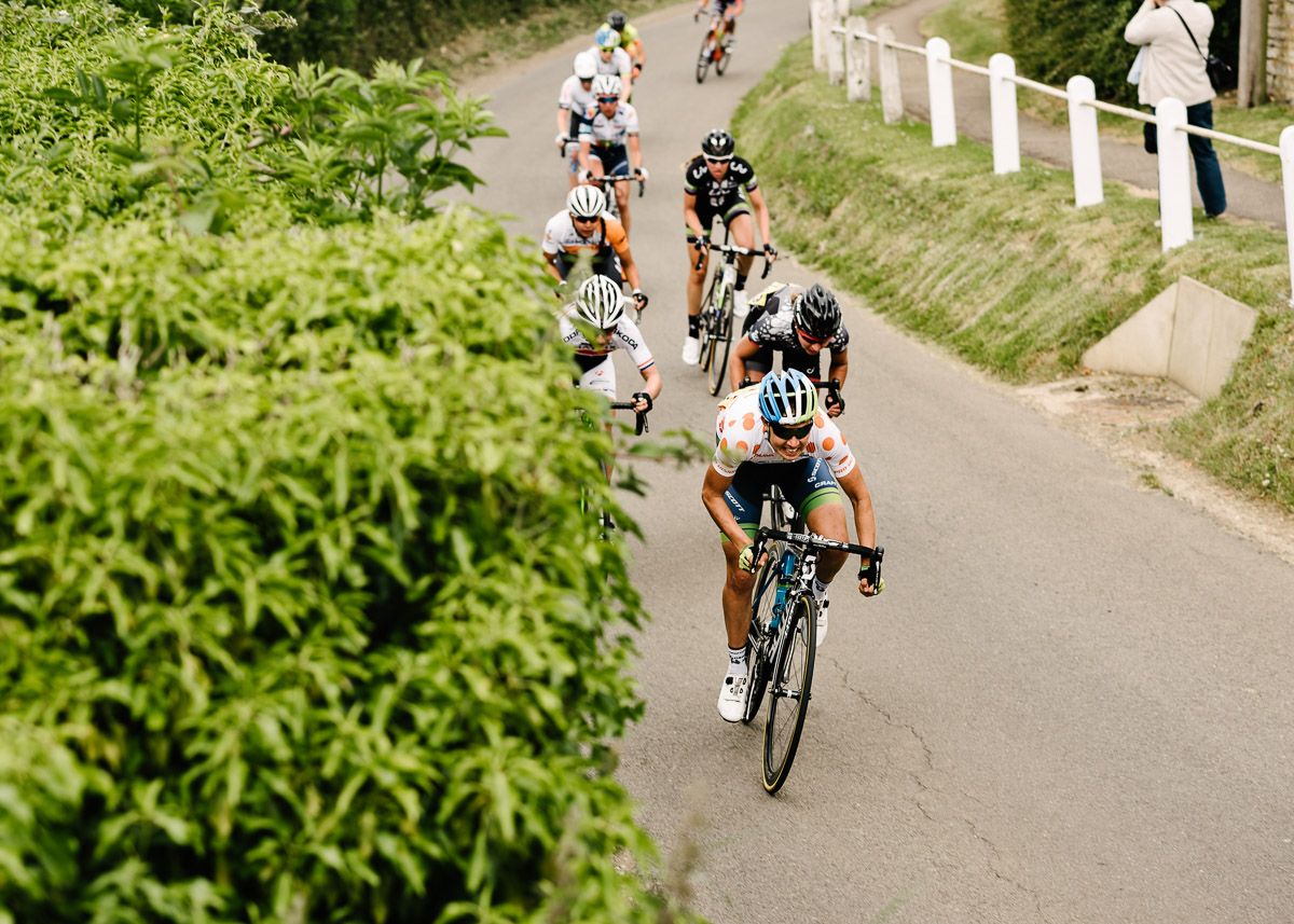 Melissa Hoskins (Orica) pushes the pace