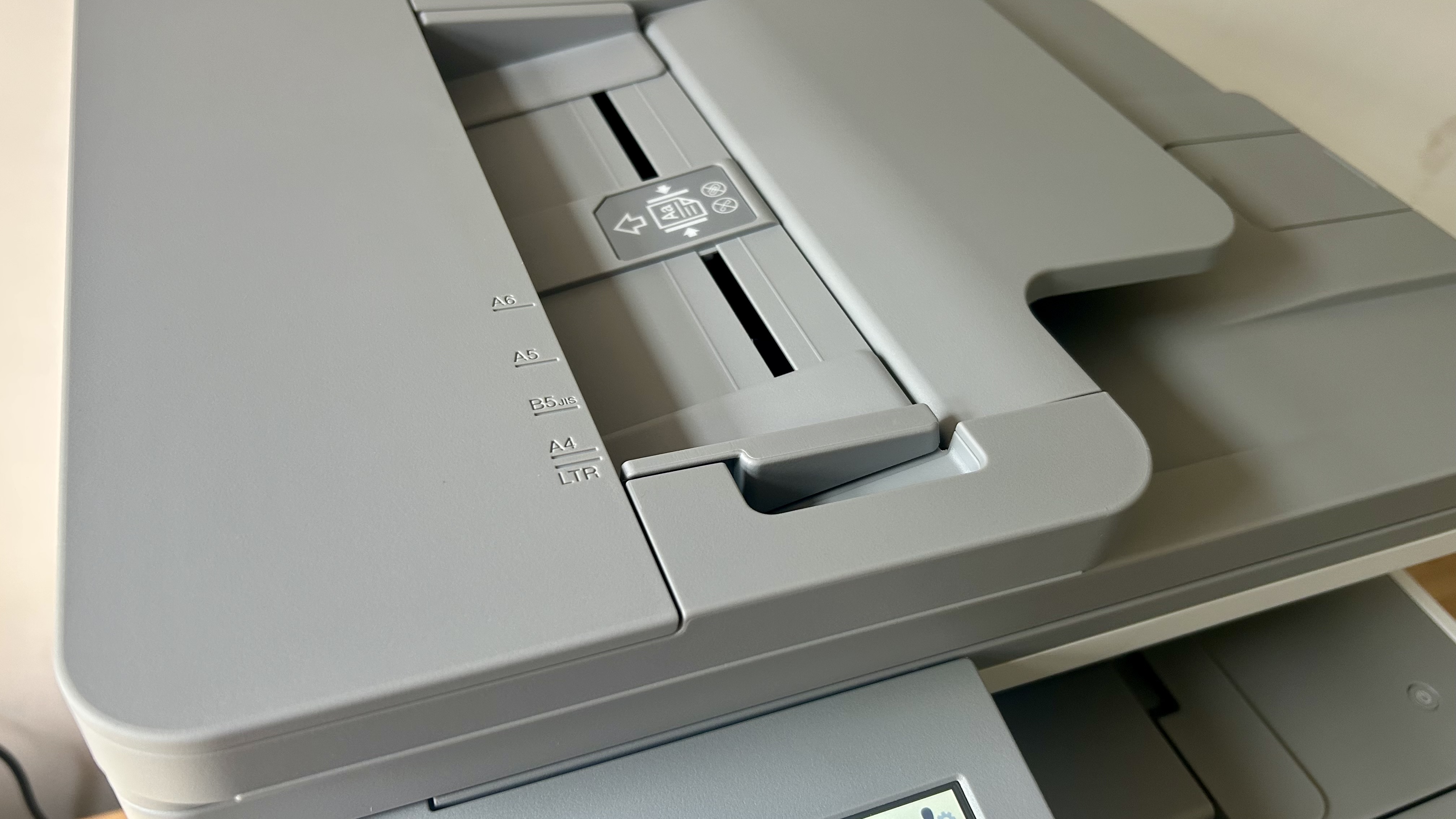 Una Brother MFC-L8970CDW de oficina en casa durante nuestras pruebas
