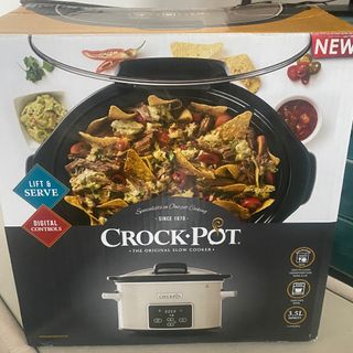 Unboxing of slow cooker at home