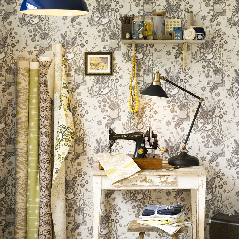 Pretty Up Your Sewing Room With These Inspiring Decorating Ideas