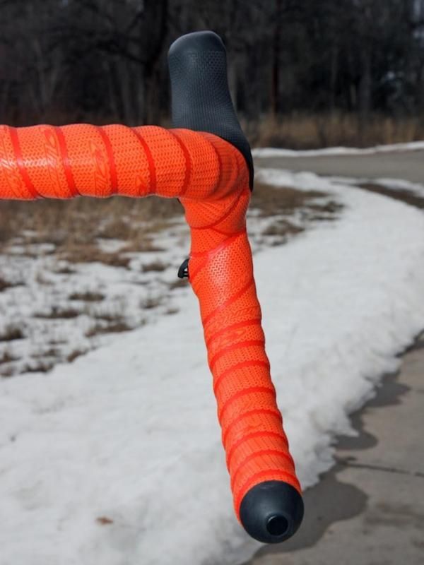 The small button can be placed anywhere along the drop.