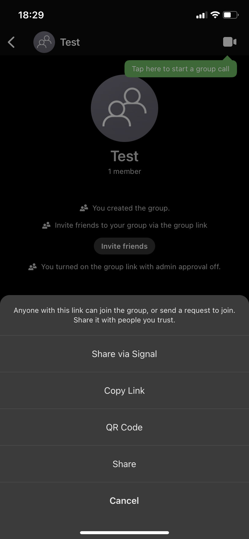 Снимок экрана Signal, предлагающий четыре различных способа поделиться приглашением в групповой чат.