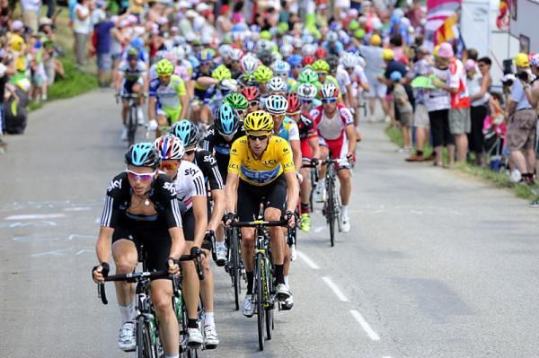 Team Sky sets the pace